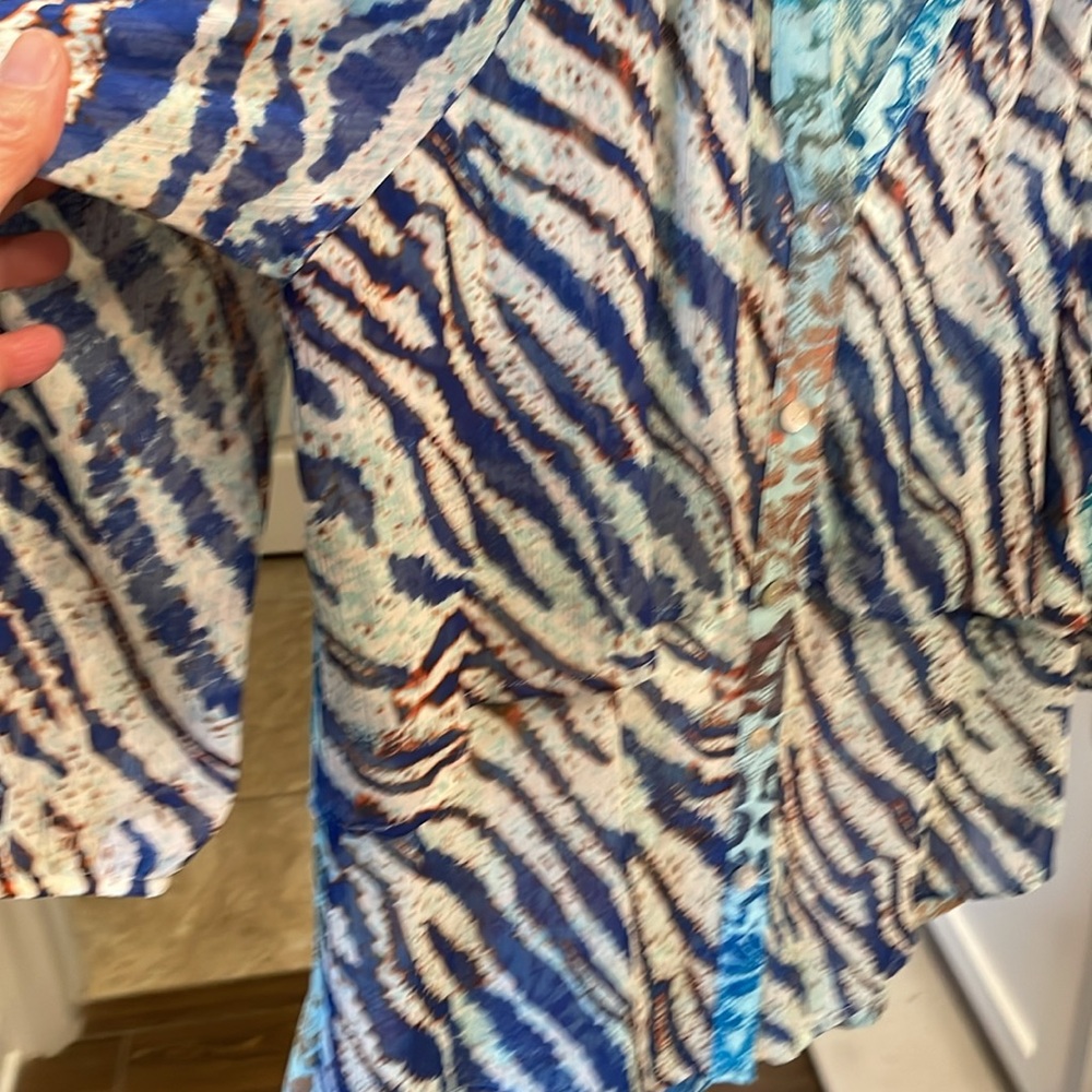 Pretty sheer blouse - Picture 3 of 6